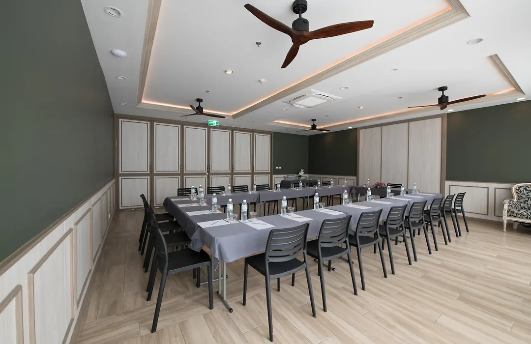 Sawaddi Patong Resort & Spa By Tolani-1