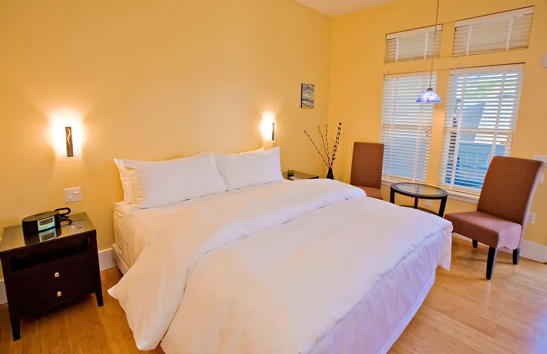 Pacific Blue Inn-1