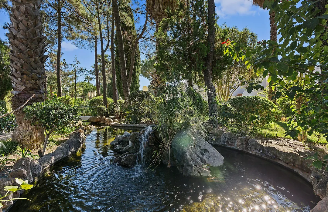 Four Seasons Country Club-1
