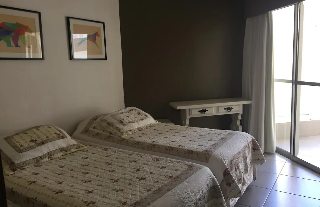 Apartamento na Praia da Barra-1