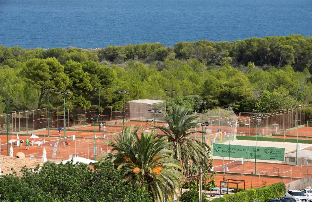 Hotel Na Taconera Sport & Relax-1