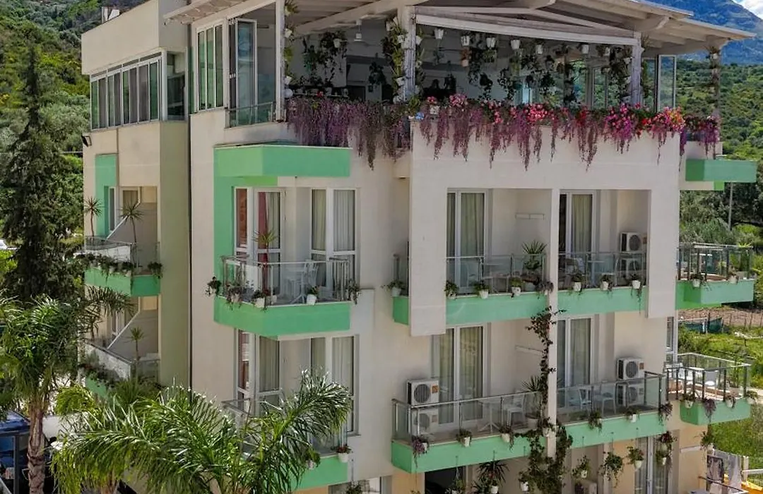 Hotel Garden-1