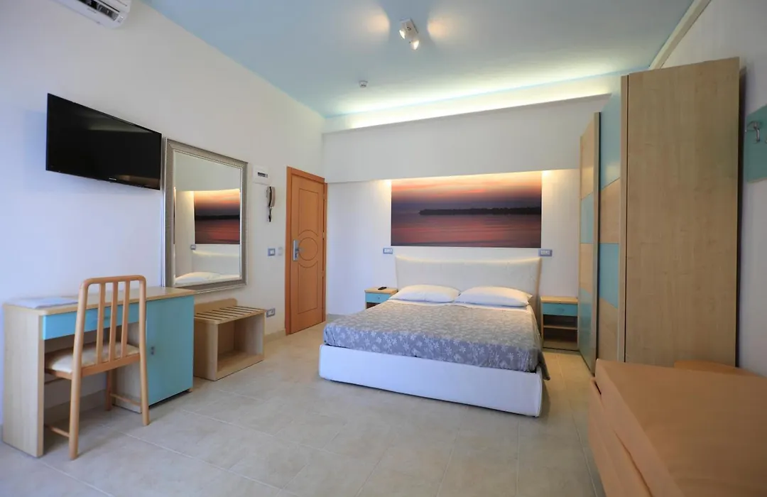 Art Hotel La Perla-1