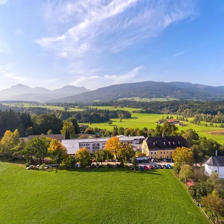 Haus Chiemgau - Kolping-Familienhotel-3