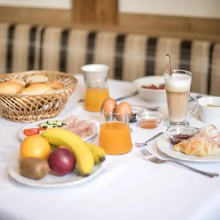 Alpin Hotel Gudrun-2