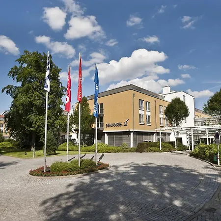 Seminaris Seehotel Potsdam-2