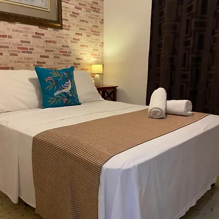 Panama House Bed & Breakfast-2