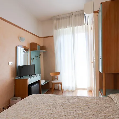Hotel Britannia Rimini Marina Centro-3