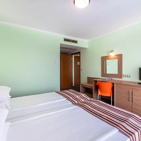 Jeravi Beach Hotel-3