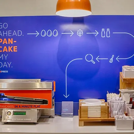 Holiday Inn Express Holland By Ihg-3