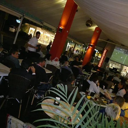 Hotel Amalfi & Restaurant Karaoke Bar-2