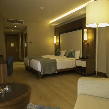 Ramada Hotel & Suites By Wyndham Kusadasi-2