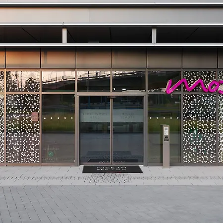 Moxy Cologne Bonn Airport-3
