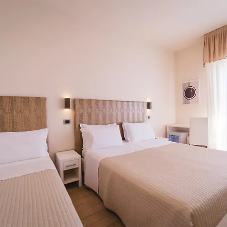 Hotel Soraya - Spiaggia Sawasdee With Beach, Restaurant & Parking-3