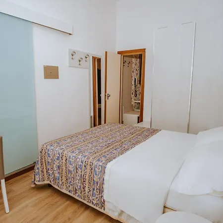 Hotel Gabriella-2
