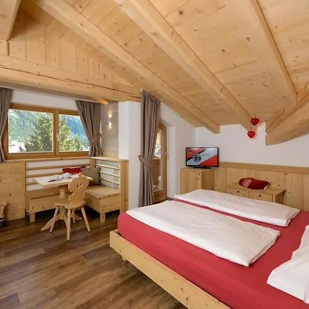 Hotel Garni Lastei-3