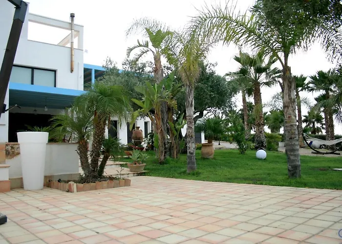 Hôtel avec piscine: Punta Bianca Suite & Home Experience