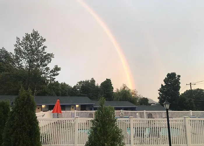 Motel: Hillside Motel