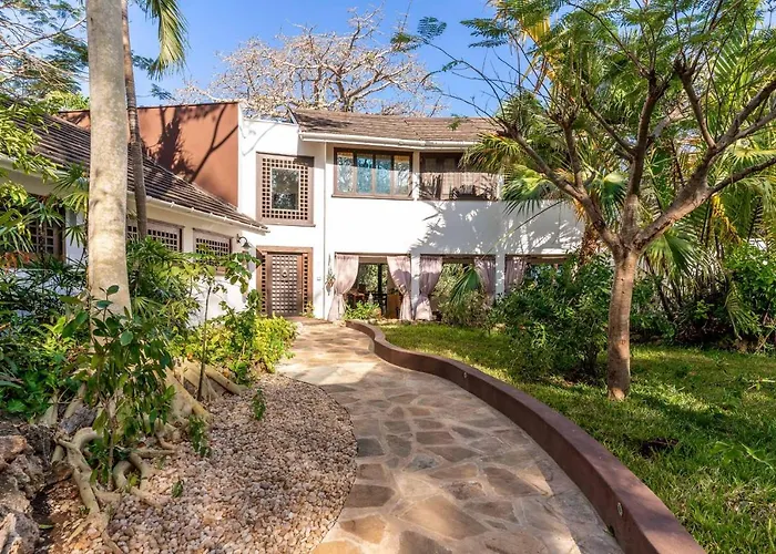 Tequila Sunrise Beach Villa-Diani Beach