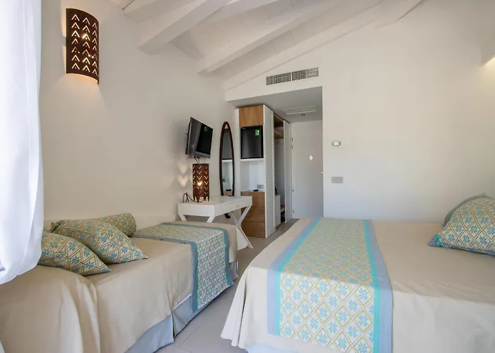Limone Beach Resort