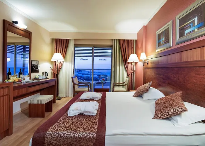 Jacuzzi-Hotel: Alba Royal Hotel (Adults Only)