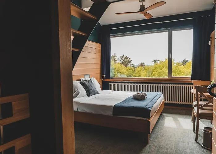 Mont-Des-Pins Domaine de Vacances, Vakantiedomein Dennenheuvel