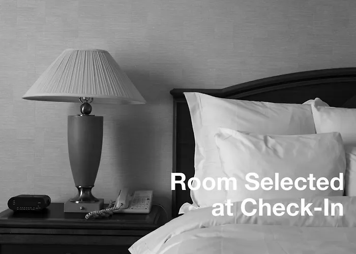 Hotel near College: Manila International Youth Hostel