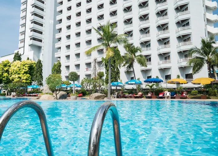 Grand Jomtien Palace Hotel - Sha Extra Plus