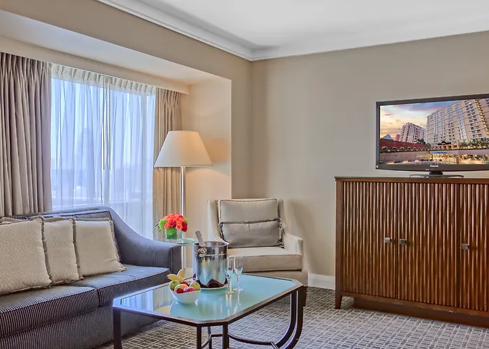 Omni Los Angeles Hotel California Plaza