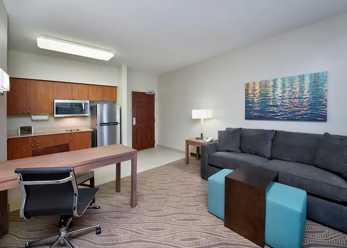 3 star hotel: Hawthorn Extended Stay By Wyndham Naples