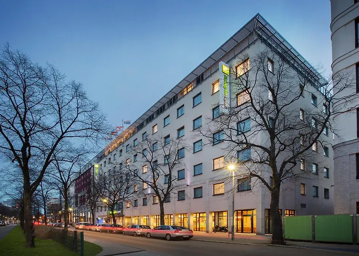 Hotel Am Holiday Inn Express Berlin City Centre By Ihg