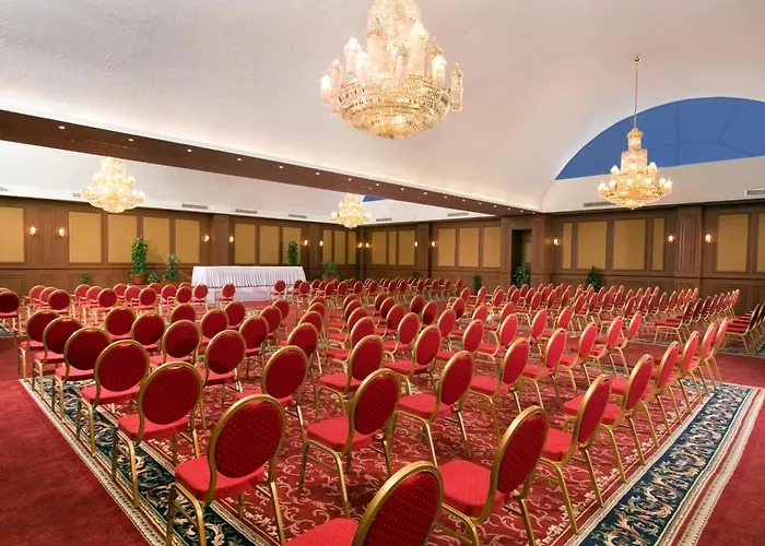 Resort: Titanic Beach - Families And Couples Only