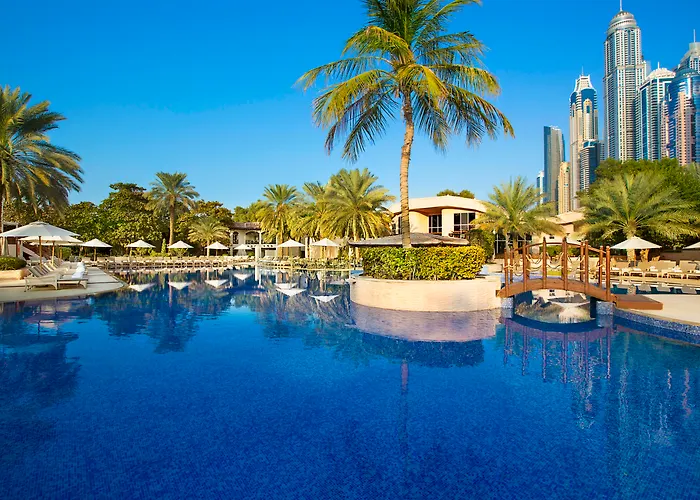 Resort: Al Habtoor Grand Resort, Autograph Collection