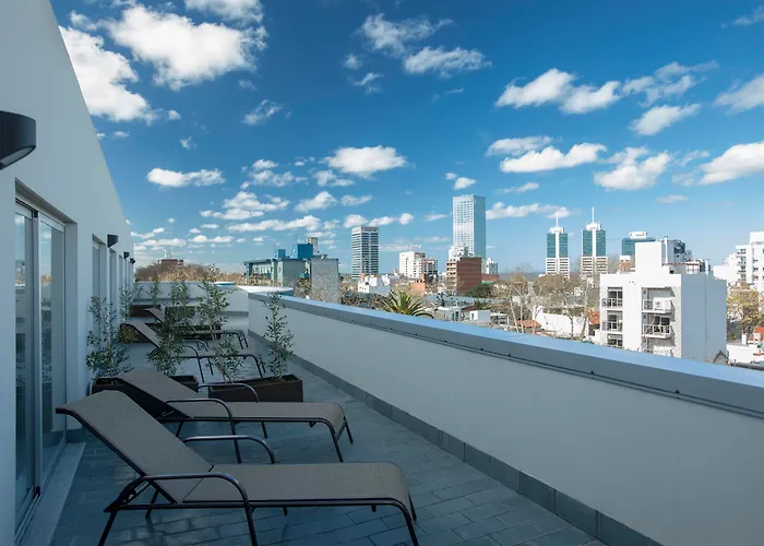 Hotel with pool: Regency Way Montevideo Hotel