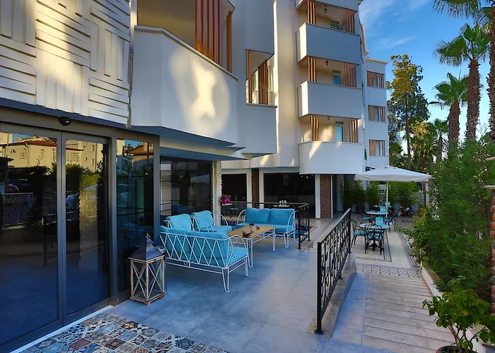 Luxury hotel only: Azuu Boutique Hotel