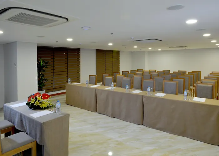 Hotel with view: London Hanoi Hotel