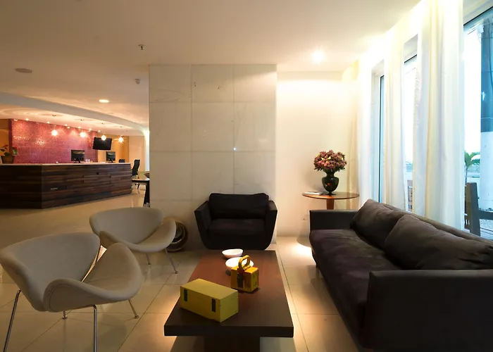 Golden Tulip Macae
