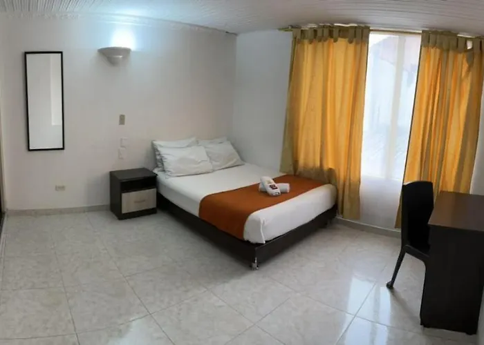 Cheap hotel: Hotel Embassy Star