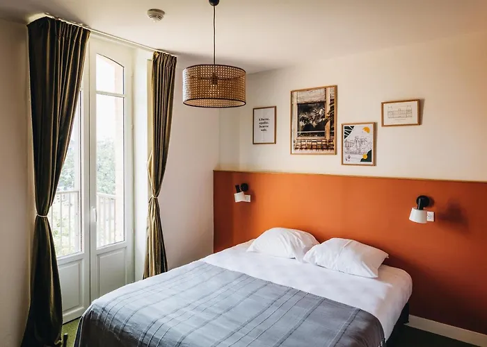 Les Chouettes Hostel