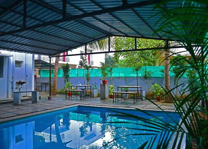 Pension de Famille Club House- Swimming Pool That'S Better Than The Beach