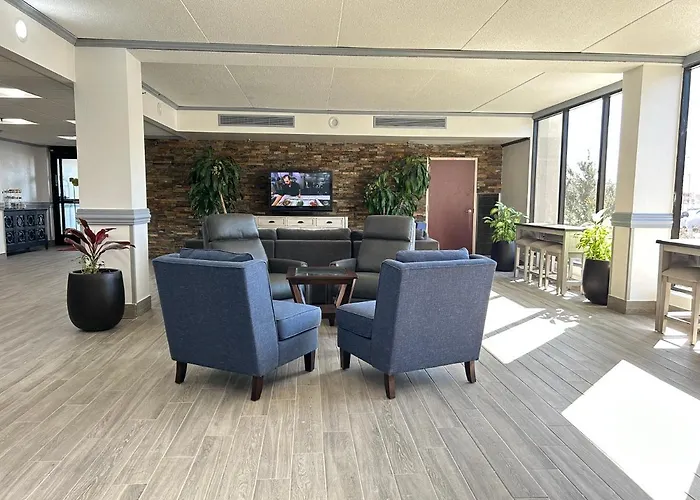 Clarion Inn & Suites Grand Rapids Airport