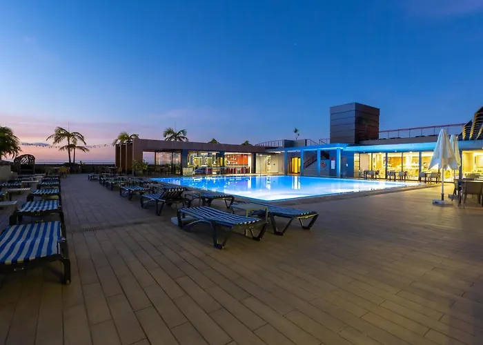 The Views Monumental