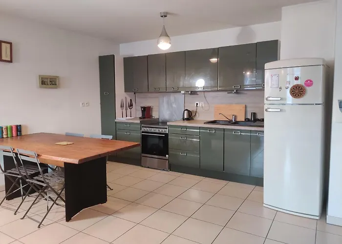 Le Village 76 M2 Climatisation 1er Arrondissement Gare À Pied