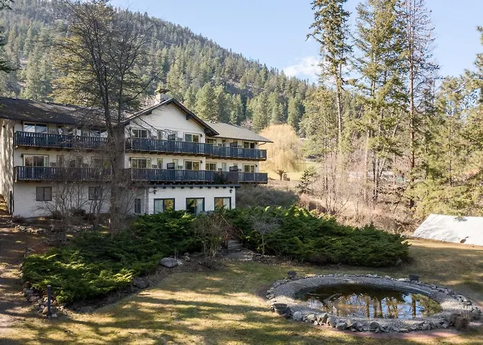 Cozystay Signature Lake Okanagan Resort