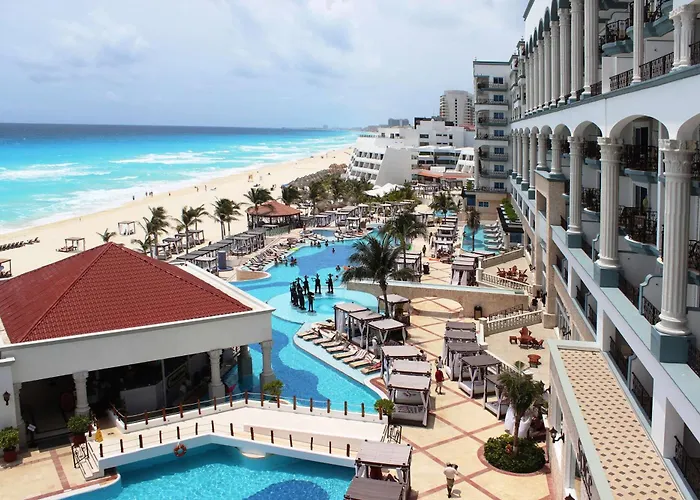 Hotel with Tennis: Hyatt Zilara Cancun (Adults Only)