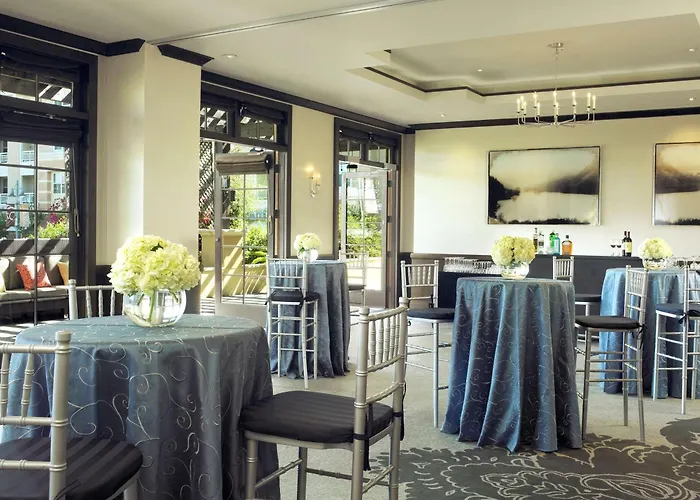 Juniper Hotel Cupertino, Curio Collection By Hilton