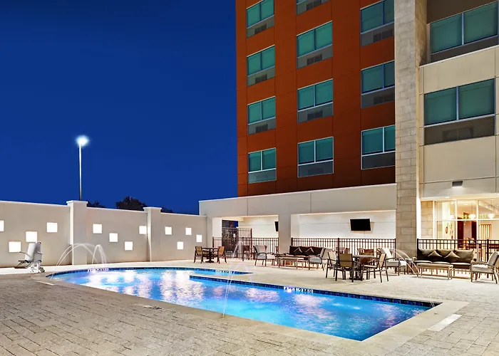 Family Hotel: Holiday Inn Express & Suites Memorial - Citycentre By Ihg