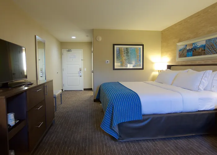 Holiday Inn Express Sw - I-94 Medical Center By Ihg