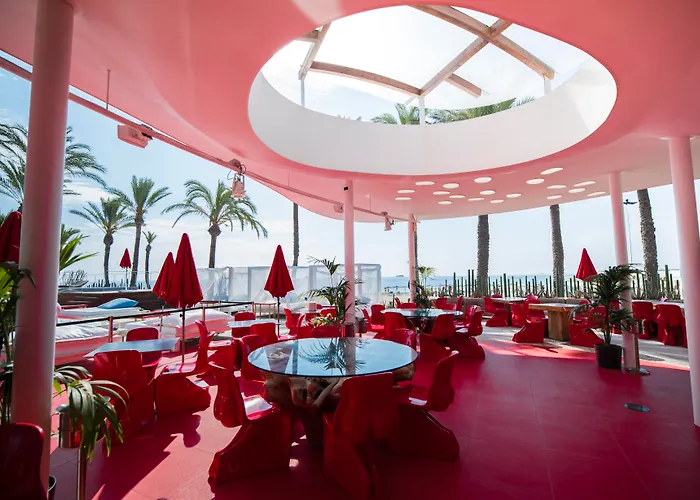 Hotel cerca del aeropuerto: The Unexpected Ibiza Hotel - Ushuaia Club Entrance Included (Adults Only)