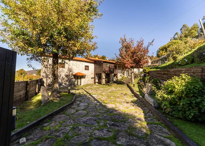 Casa Do Souto Vieira Do Minho - Casa Rural Com Piscina By House And People